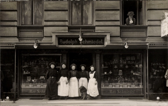 Photo Postcard Berlin Neukölln, Wissmannstraße 1, shop of Rudolph Schmiedel