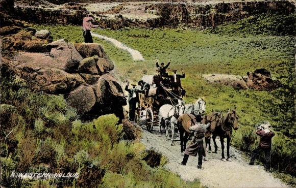 Postcard USA, carriage, attacked people, rifle