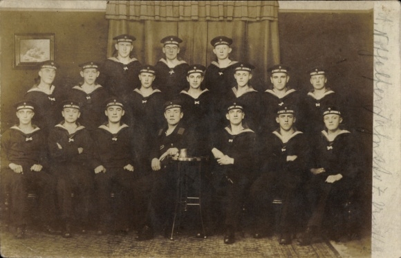 Photo: German sailors in uniform, SMS Schwaben, group photo