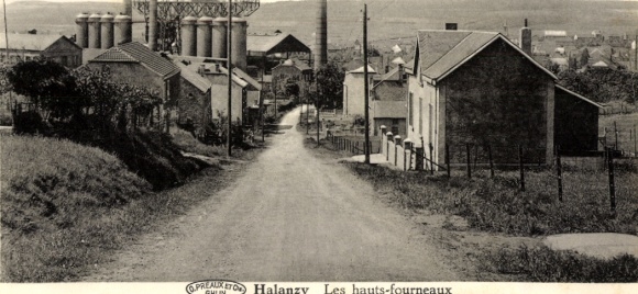 Postcard Halanzy Wallonia Luxembourg, street, houses, industrial plants, Les hauts-fourneaux