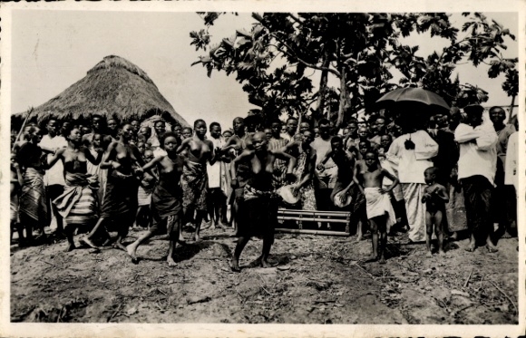 Postcard Dahomey Benin, Danses sur la berge