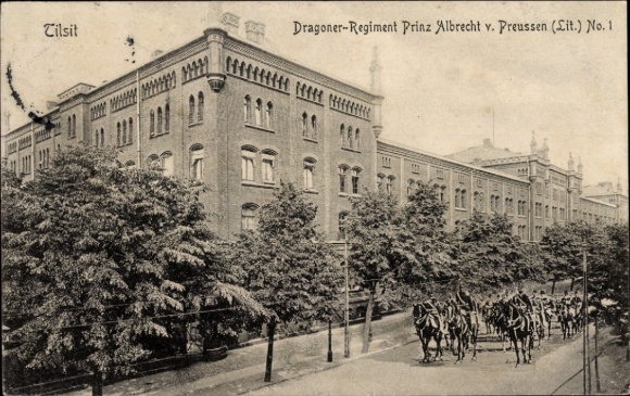 Postcard Sovetsk Tilsit East Prussia, Dragoon Regiment Prince Albrecht of Prussia (Lit.) No. 1, Barracks