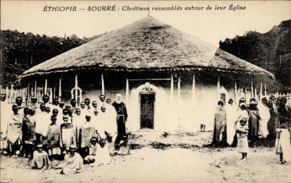 Postcard Sourré, Ethiopia: Christians gather around their chapel