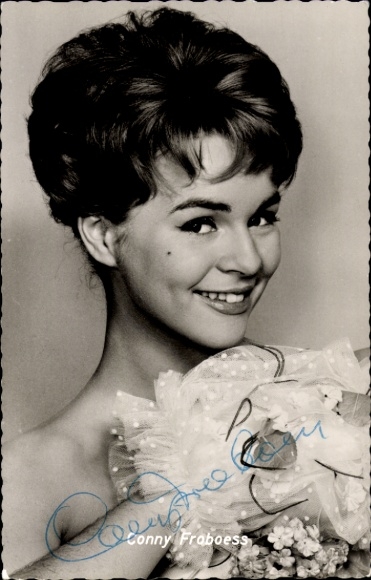 Actress and singer Conny Froboess in Young People Need Love, portrait, autograph