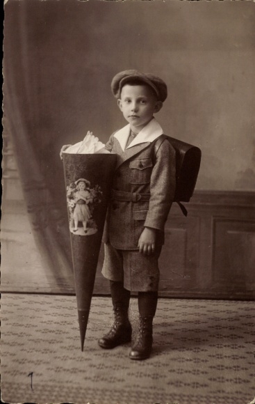 Photo Postcard boy on his first day of school, standing portrait with candy cone, photographer Herm. Walter, Leipzig