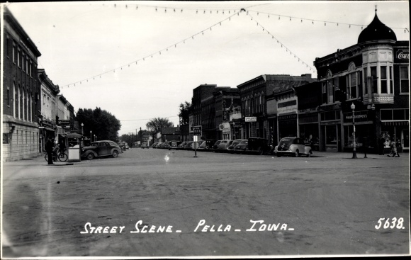 Photo Postcard Pella Iowa USA, Street Scene