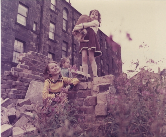 Original photo by Hans-Joachim Spremberg, Northern Ireland, Glasgow, children playing, around 1976