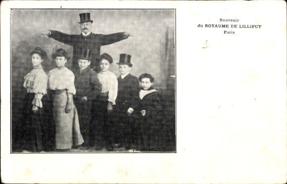 Postcard Paris, Le Royaume de Lilliput, Lilliputians, group photo