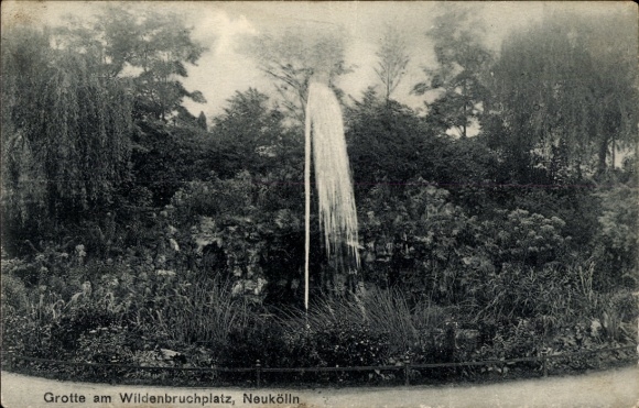 Postcard Berlin Neukölln, Grotto at Wildenbruchplatz