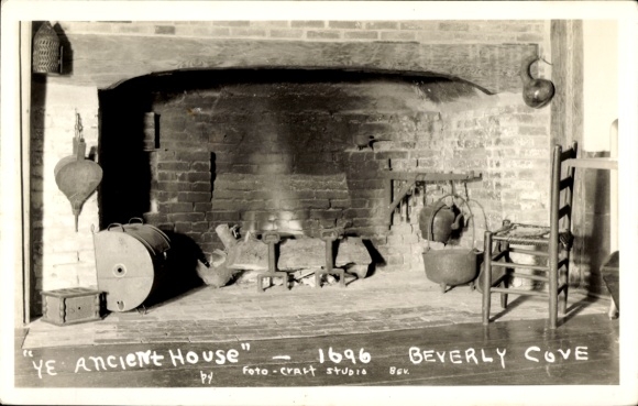 PC Beverly Massachusetts USA, Beverly Cove, Ancient House