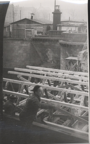 Original photo Berlin Kreuzberg, construction work on the Belle-Alliance Bridge, around 1945/46