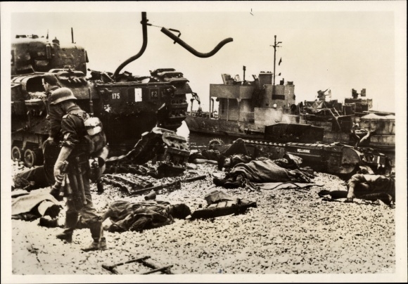 Photo Heinrich Hoffmann, Wehrmacht Panzergrenadier with stick grenades, debris, fallen soldiers