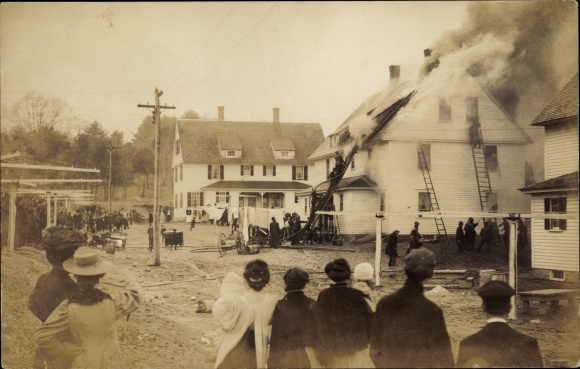 Photo Postcard USA, burning house