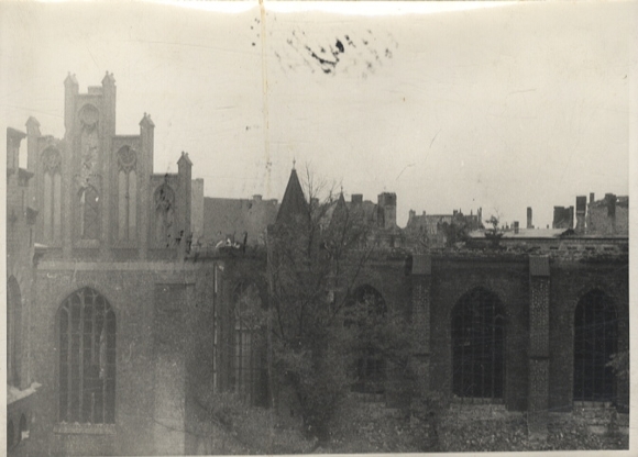 Original photo Berlin Wedding, Ackerstraße, destroyed St. Sebastian Church, around 1945/46