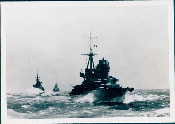 Photo Italian warship, Duca d'Aosta, light cruiser, 7th Italian Cruiser Division
