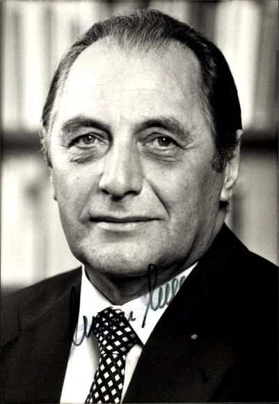 Photo trade union official Eugen Loderer, chairman of IG Metall, autograph