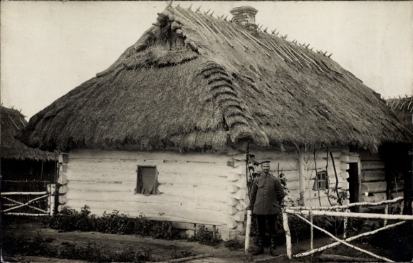 Photo: Postcard Russia, German soldier, residential building, village