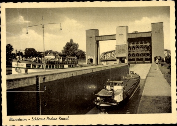 Mannheim, Neckar Canal lock, ships