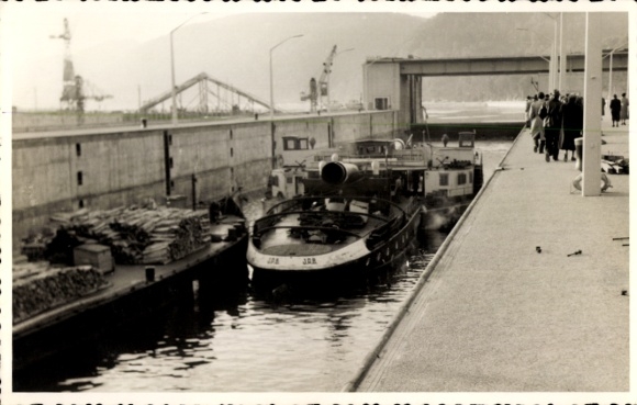 Photo of a cargo tug in the lock