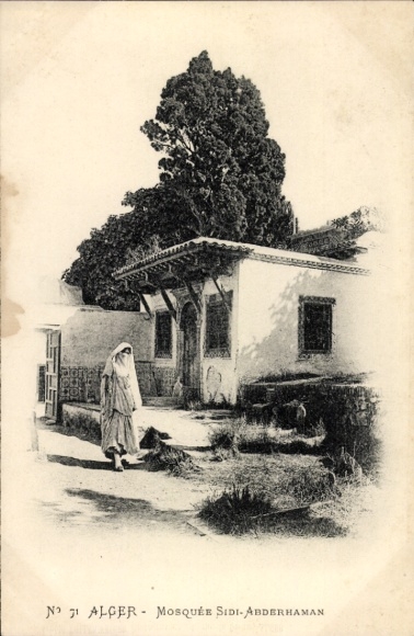 Postcard Algiers Alger Algeria, Sidi-Abderhaman Mosque, woman in traditional clothing, trees