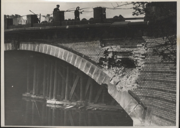 Original photo Berlin Kreuzberg, Baerwald Bridge, around 1945/46
