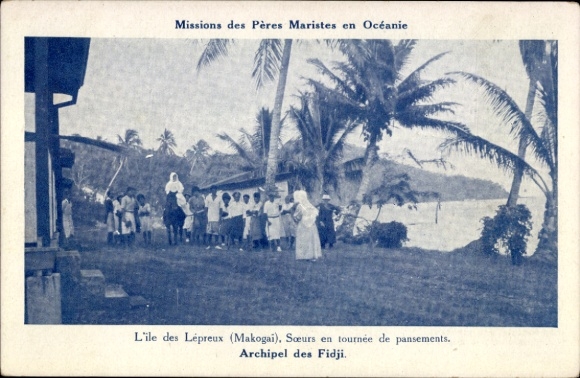 Postcard Makogai Fiji, Missions des Pères Maristes, Soeurs, children's group, palm trees