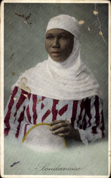 Postcard Sudan, Soudanaise, portrait of a woman in traditional costume
