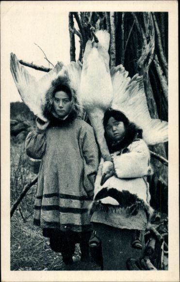 Postcard Alaska, Grand Prix de Rome, children with killed bird