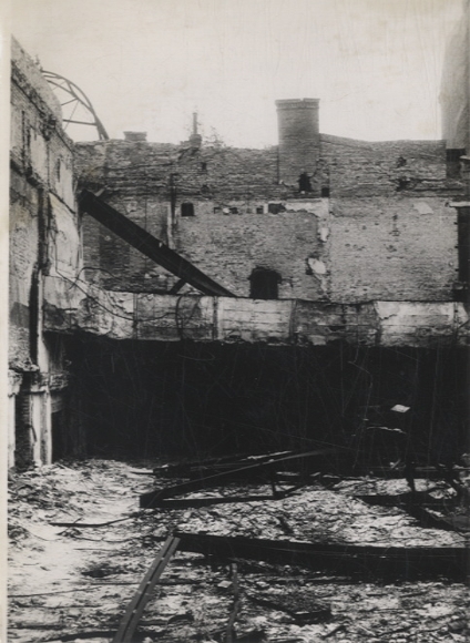 Original photo Berlin-Wilmersdorf, destroyed Palast cinema, around 1946, approx. 12x17 cm