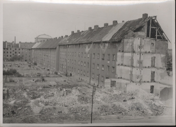 Original photo Berlin Prenzlauer Berg, Gumbinner Straße 2-22, around 1945/47