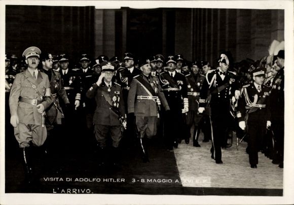 Postcard Adolf Hitler, Benito Mussolini, Staatstreffen in Rom, Ankunft